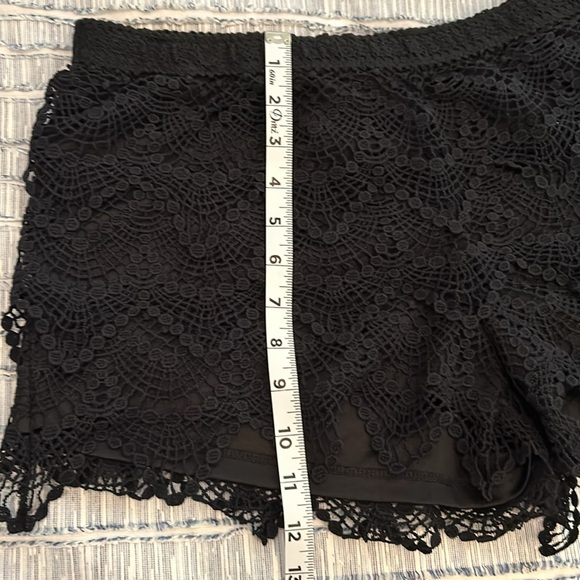Rewind Black Lace/Crochet Shorts NWOT. Size Large - Picture 7 of 9